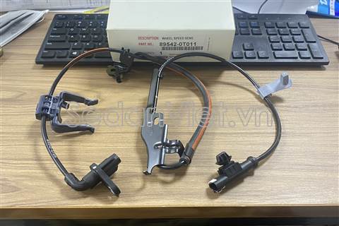Cảm biến ABS trước phải 895420T011