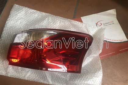 Đèn hậu ngoài phải Isuzu MU-X 2016
