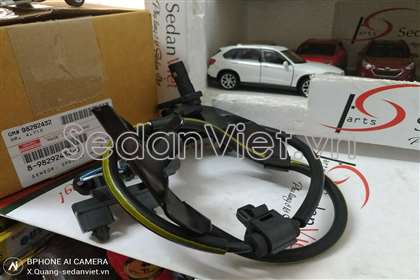 Cảm biến ABS trước phải 8982924320