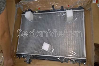 Két nước Toyota Camry 2002-2004