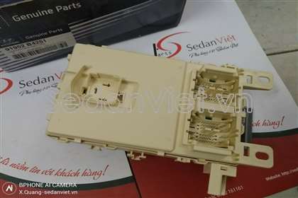 Hộp cầu chì trong xe 91952B4251