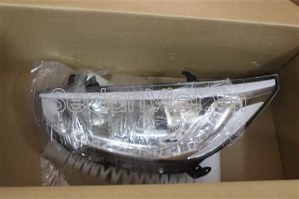 Vỏ đèn pha trái Hyundai Accent 2011-2016