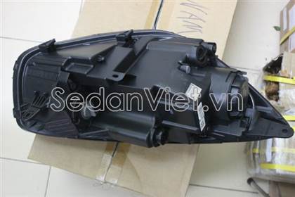 Vỏ đèn pha phải 921021Y301