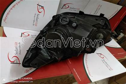 Vỏ đèn pha phải 921021Y530