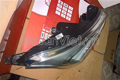 Vỏ đèn pha phải 92102B4040