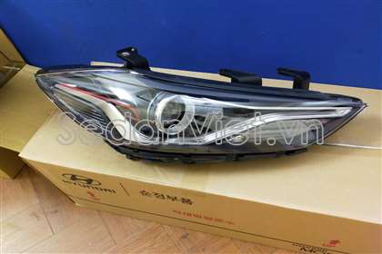 Vỏ đèn pha phải 92102F2400