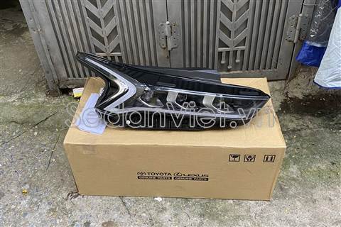 Vỏ đèn pha phải 92102L3100