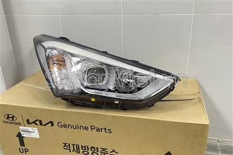 Vỏ đèn pha phải 921042W130
