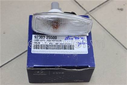 Đèn xi nhan tai xe 9230325500