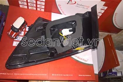 Đèn hậu ngoài trái 924011W050