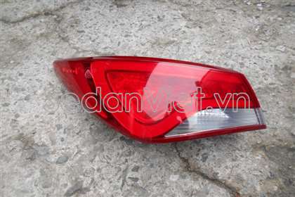 Đèn hậu ngoài trái 924013S300