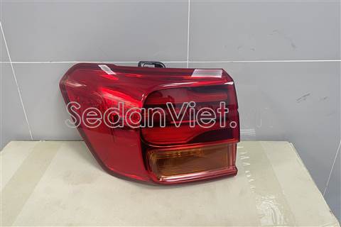 Đèn hậu ngoài trái 92401A9700