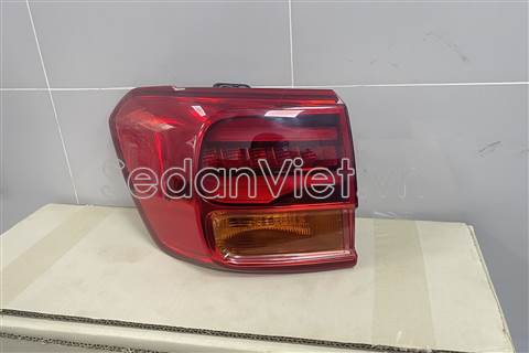 Đèn hậu ngoài trái 92401A9700