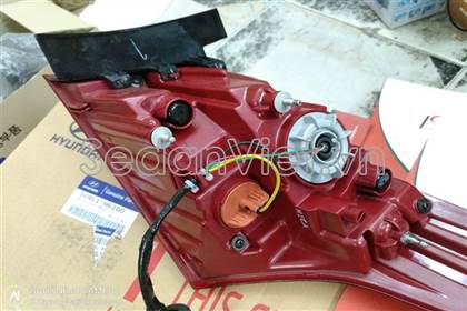 Đèn hậu ngoài trái 92401H6100