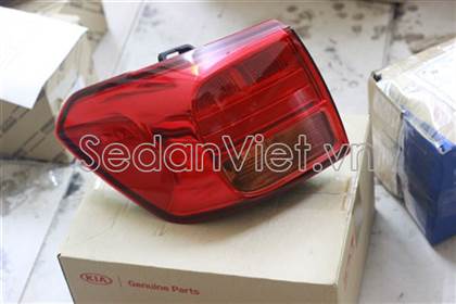 Đèn hậu ngoài trái dùng cho xe Kia Sedona 2014-2015