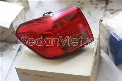 Đèn hậu ngoài trái 92401A953