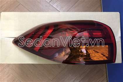 Đèn hậu ngoài trái 92401D3600