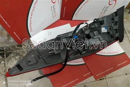 Đèn hậu ngoài trái 92401F2400