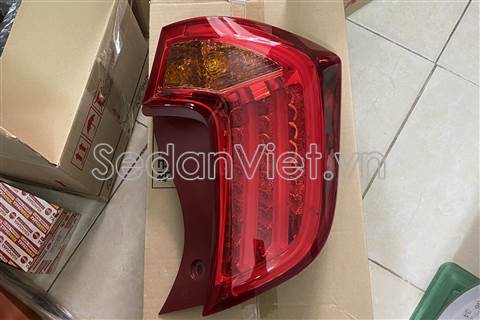 Đèn hậu phải 924021Y300