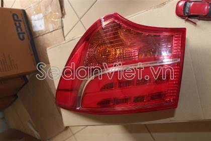 Đèn hậu ngoài phải 924022W135
