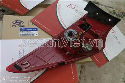 Đèn hậu ngoài phải 924022W130