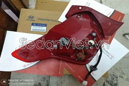 Đèn hậu phải 92402B4400