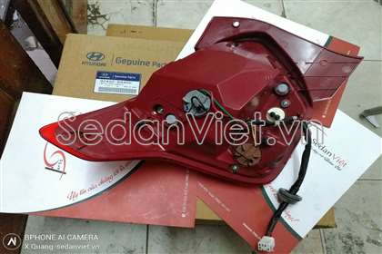 Đèn hậu phải 92402B4400