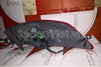Đèn hậu ngoài phải 92402F2100