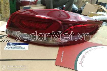 Đèn hậu ngoài phải 92402F2100
