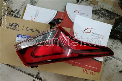 Đèn hậu ngoài phải 92402H6100