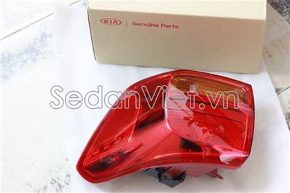 Đèn hậu ngoài phải dùng cho xe Kia Sedona 2014-2015