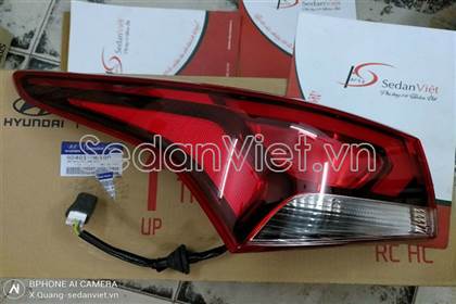 Đèn hậu ngoài phải 92402H5100
