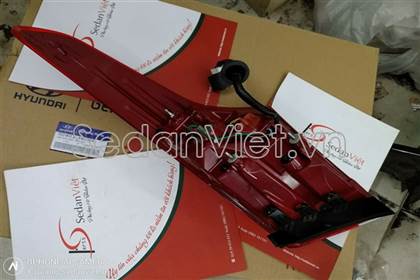 Đèn hậu ngoài phải 92402H6000