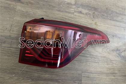 Đèn hậu ngoài phải 92402Q5100