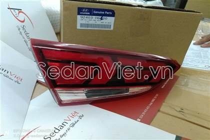 Đèn hậu trong trái 92403H6100