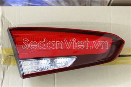Đèn hậu trong trái Kia Cerato 2016-2018