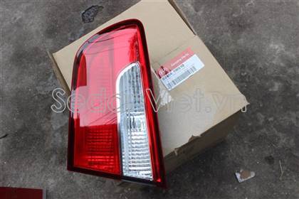 Đèn hậu trong phải Kia Rio 2014