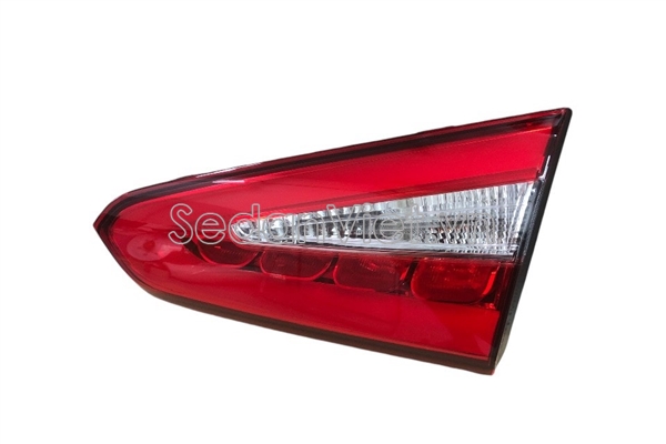 Đèn hậu trong phải 92404A7300