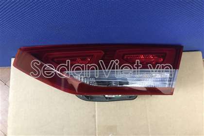 Đèn hậu trong phải 92404F2110
