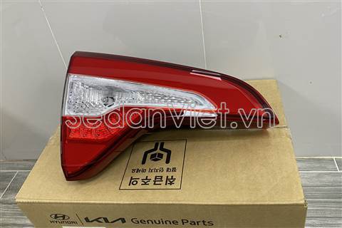 Đèn hậu trong trái 924052P600