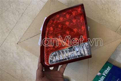 Đèn hậu trong phải Kia Sorento 2009-2013