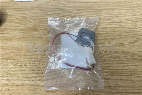 Công tắc mở cốp hậu 935552H0008M