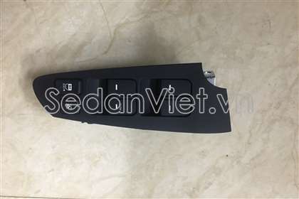 Công tắc lên xuống kính tổng có Auto - 935701M010WK