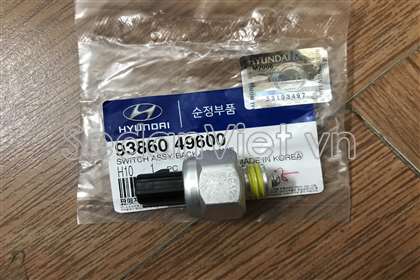 Công tắc đèn lùi Hyundai Starex 2004-2006