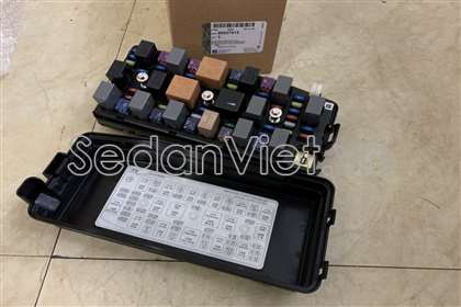 Hộp cầu chì đầu xe