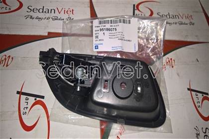 Tay mở cửa trong trước 95186075