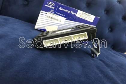 Hộp điều khiển thân xe 95400B4830