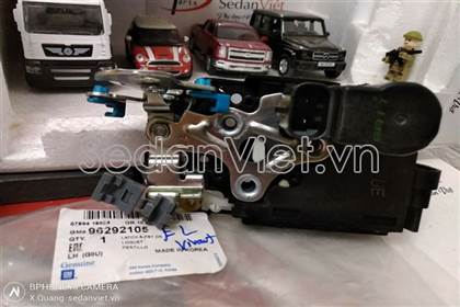 Ổ khóa ngậm cánh cửa trước trái Chevrolet Vivant 2008