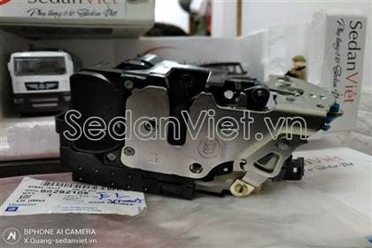 Ổ khóa ngậm cánh cửa trước trái 96292105