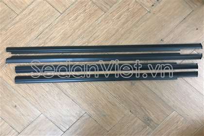 Nẹp chân kính cánh cửa ngoài sau 96314585